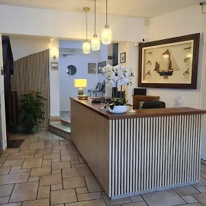 Hotel The Originals City, Ker Izel,